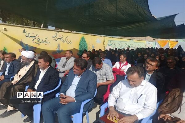 دبیرستان سمیه میزبان جشن عاطفه‌ها در شهرستان خاتم