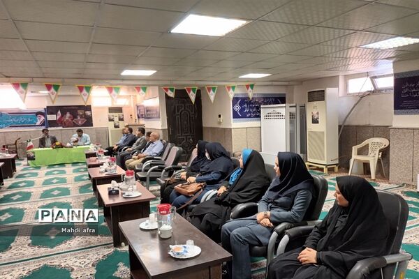 نشست جهاد تبیین مدیران مدارس غیر دولتی با امام جمعه بهبهان