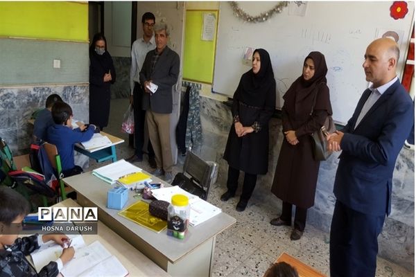 بازدید رئیس اداره آموزش و پرورش استثنایی از دبستان کامران مولوی
