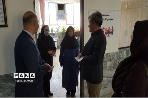 بازدید رئیس اداره آموزش و پرورش استثنایی از دبستان کامران مولوی