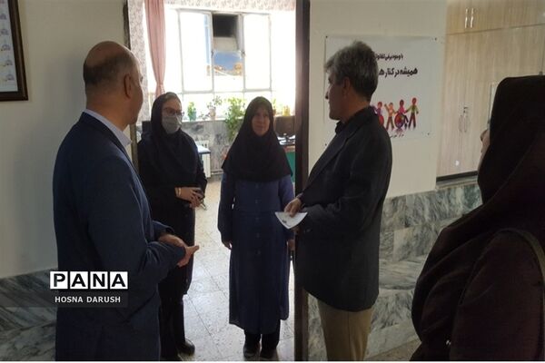 بازدید رئیس اداره آموزش و پرورش استثنایی از دبستان کامران مولوی