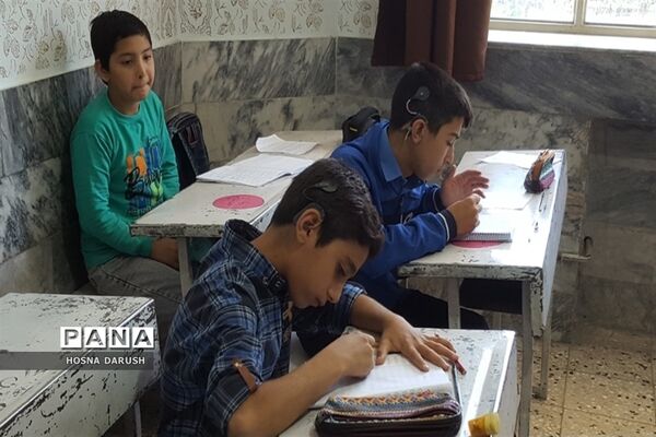 بازدید رئیس اداره آموزش و پرورش استثنایی از دبستان کامران مولوی