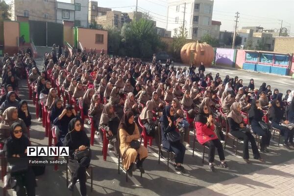 برگزاری جشن میلاد پیامبر حضرت محمد (ص) در مدرسه شهید وجدانی پاک چهاردانگه