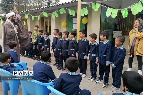 جشن هفته  وحدت در دبستان شهدای کریتون ۲ رودهن