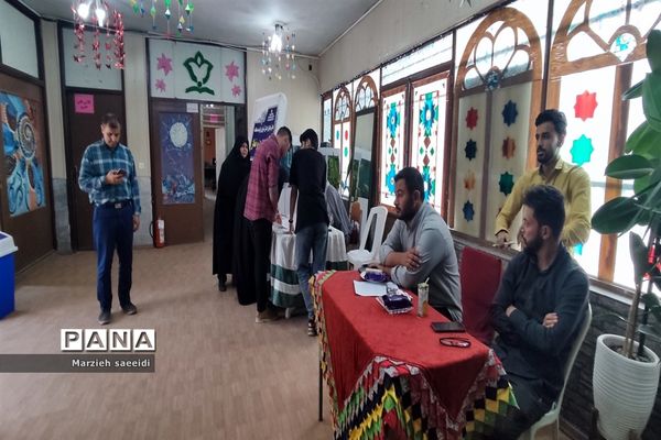 مراسم تجلیل از دانش‌آموزان برگزیده مسابقات قرآن و نماز