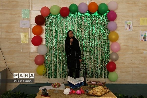 جشن میلاد پیامبر اکرم (ص) در مدرسه ندای‌زهرا شهرستان‌قرچک