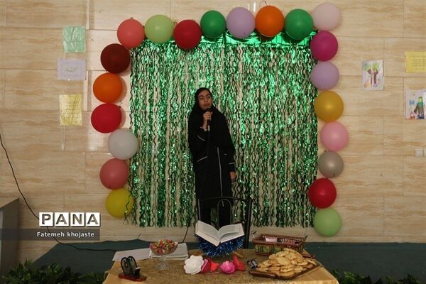جشن میلاد پیامبر اکرم (ص) در مدرسه ندای‌زهرا شهرستان‌قرچک