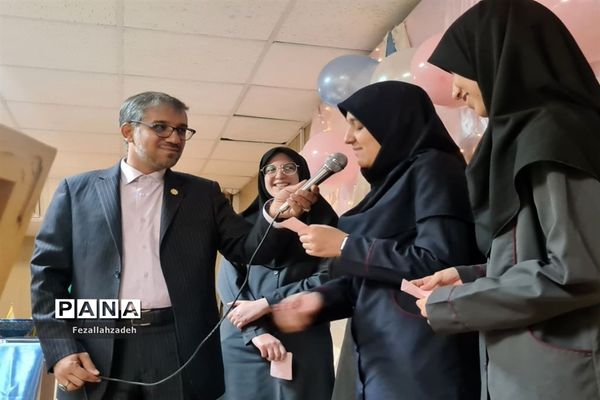 جشن باشکوه ولادت حضرت محمد(ص) در دبیرستان فرهنگ ۱۳