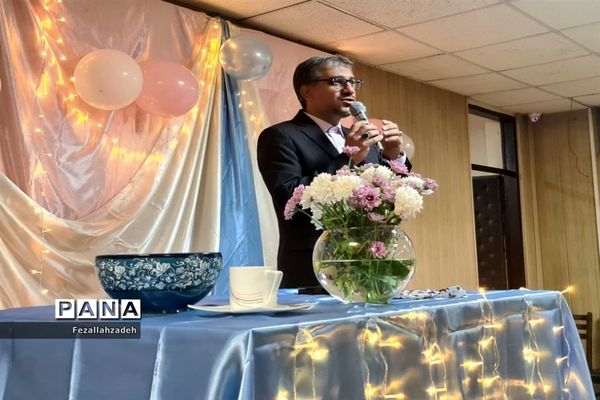 جشن باشکوه ولادت حضرت محمد(ص) در دبیرستان فرهنگ ۱۳