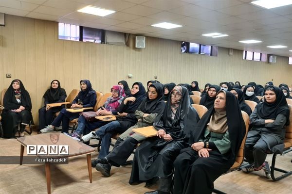 جشن باشکوه ولادت حضرت محمد(ص) در دبیرستان فرهنگ ۱۳