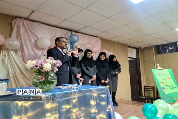 جشن باشکوه ولادت حضرت محمد(ص) در دبیرستان فرهنگ ۱۳