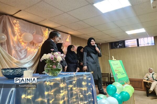 جشن باشکوه ولادت حضرت محمد(ص) در دبیرستان فرهنگ ۱۳