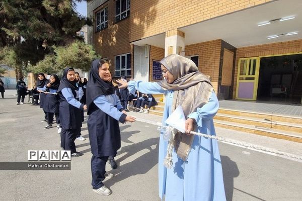 برگزاری مسابقه طناب‌کشی به‌مناسبت هفته وحدت‌