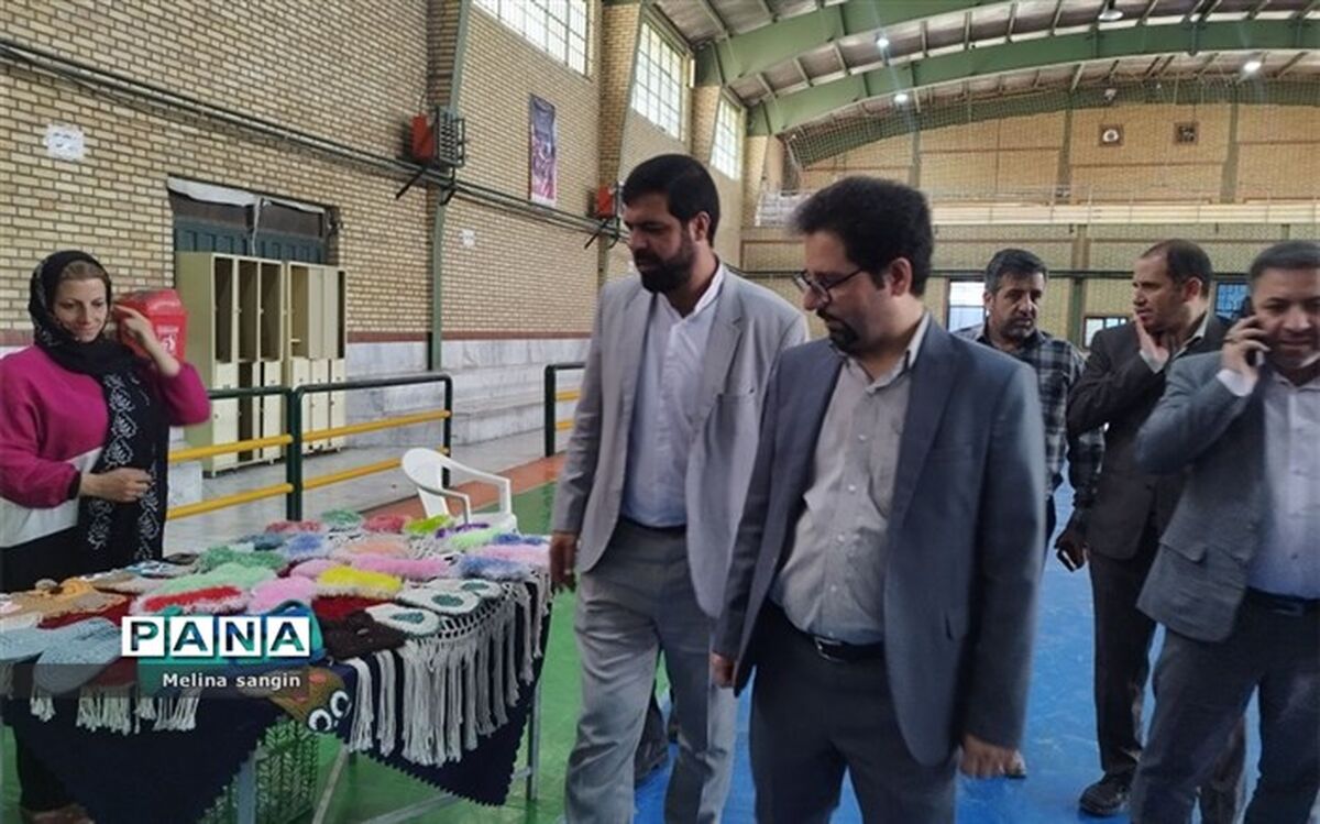 جشنواره غذاهای سنتی و صنایع دستی در ورزشگاه امام حسن مجتبی در علی آباد قاجار برگزار شد/فیلم