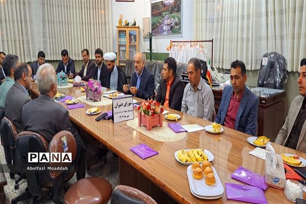 اولین جلسه شورای دبیران دبیرستان نمونه آیت الله خامنه‌ای کاشمر