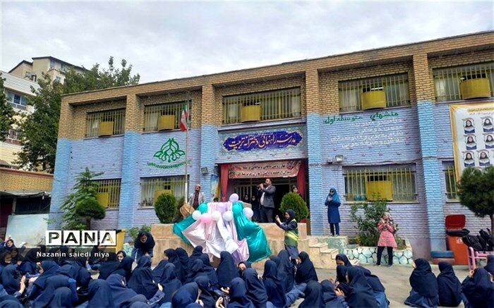جشن میلاد پیامبر(ص) و هفته وحدت در دبیرستان تربیت رودهن برگزار شد/فیلم