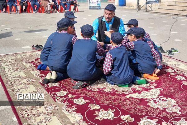جشن میلاد پیامبر اکرم (ص) در دبستان شهید‌عبداله‌پور شهرستان قائمشهر
