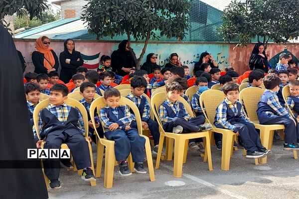 جشن میلاد پیامبر اکرم (ص) در دبستان شهید‌عبداله‌پور شهرستان قائمشهر