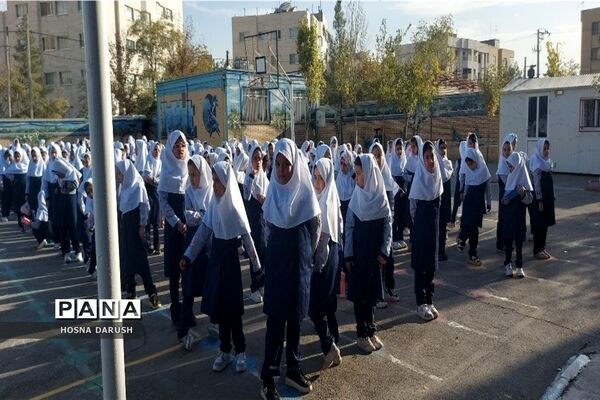 مراسم میلاد حضرت محمد(ص) در دبستان شهدای فرهنگی  ناحیه۷ مشهد