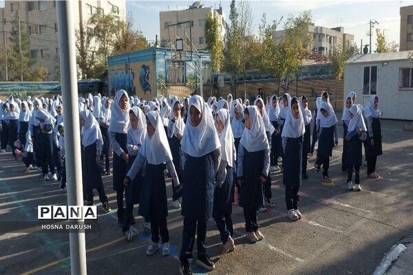 مراسم میلاد حضرت محمد(ص) در دبستان شهدای فرهنگی  ناحیه۷ مشهد