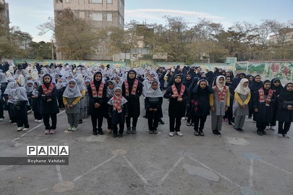 جشن میلاد پیامبر(ص) در دبستان کوثر