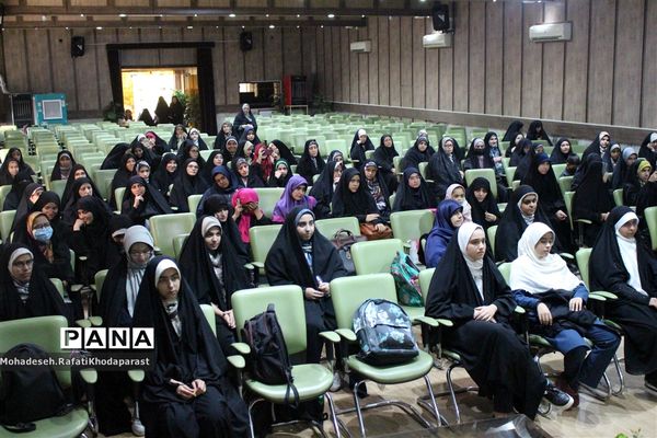 جشن میلاد پیامبر اکرم (ص) و امام جعفر صادق (ع) در سالن اجتماعات شهید چمران ناحیه ۵ مشهد