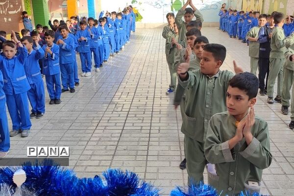 جشن هفته وحدت در مدارس رودهن