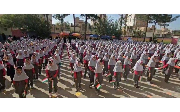 مراسم جشن عاطفه‌ها همزمان با سراسر کشور در دبستان شاهد شهید شجاعی آموزش‌و پرورش ناحیه ۴