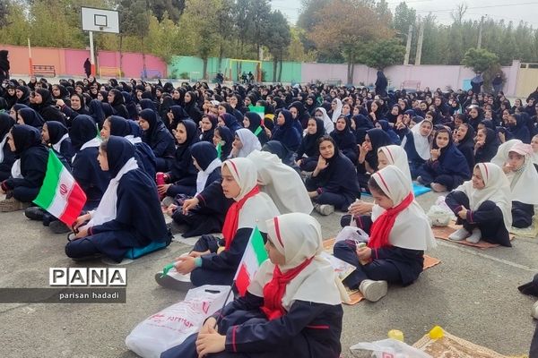 مراسم جشن میلاد حضرت محمد مصطفی (ص) و امام جعفر صادق (ع) در مدرسه بعثت۲