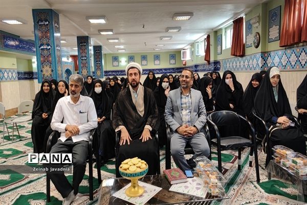 مراسم منطقه‌ای زنگ نماز در دبیرستان شهدای اقتدار ملارد