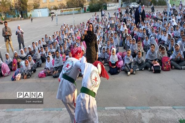 مراسم جشن میلاد پیامبر(ص‌) در دبستان لطیفه ناحیه ۷