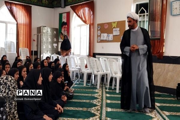 جشن ولادت پیامبر اکرم(ص) و امام جعفر صادق (ع) در دبیرستان حضرت مریم شهرستان کاشمر