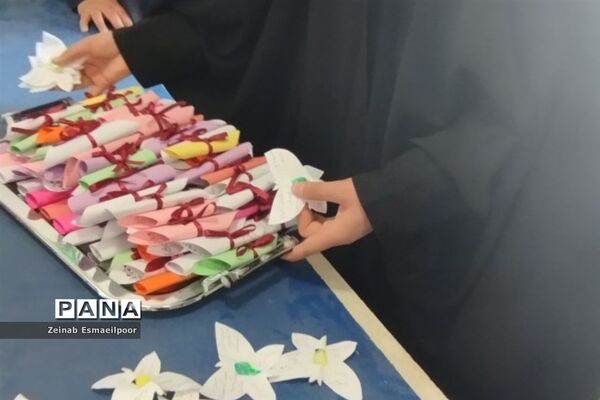 جشن ولادت پیامبر اکرم(ص) و امام جعفر صادق (ع) در دبیرستان حضرت مریم شهرستان کاشمر