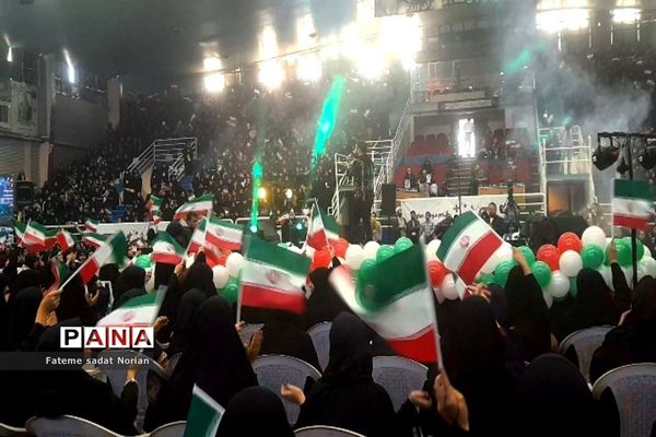 جشن نوجوان پلاس ویژه دختران گام دوم انقلاب اسلامی