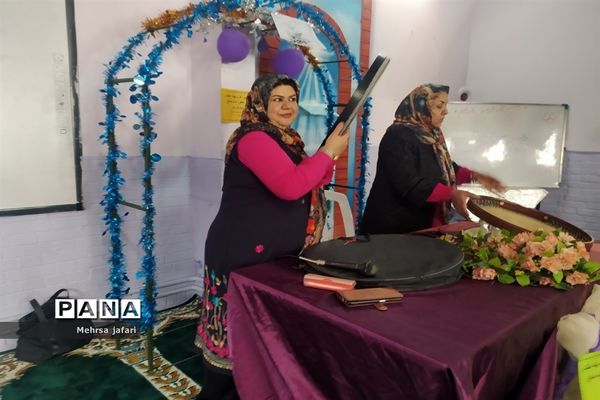 جشن میلاد حضرت محمد (ص) و امام جعفر صادق (ع)در دبستان فضیلت شهرستان کاشمر