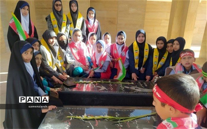 تجدید میثاق دانش‌آموزان شهر سورمق با شهدای انقلاب اسلامی/فیلم