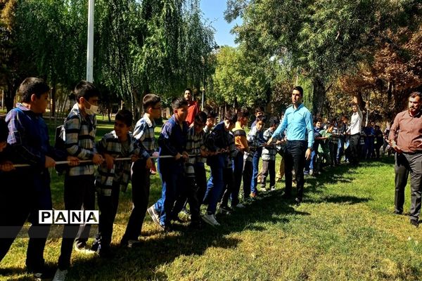 سومین اردوی یکروزه دهه هشتادی‌ها در بوستان ۱۵ خرداد شهرستان ورامین