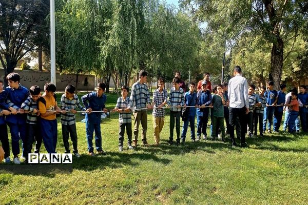 سومین اردوی یکروزه دهه هشتادی‌ها در بوستان ۱۵ خرداد شهرستان ورامین