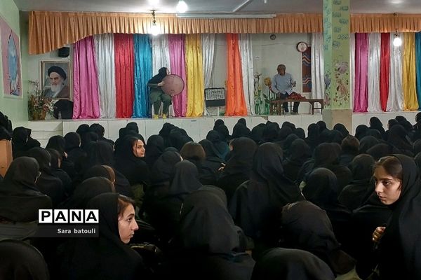 برگزاری جشن میلاد دو ستاره نورانی در دبیرستان مدنی منطقه ۱۸