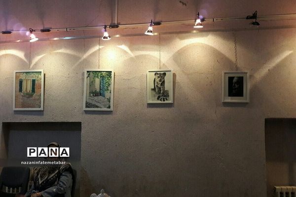 نمایشگاه هنرهای تجسمی هنرمندان شهرستان فیروزکوه به‌مناسبت هفته فرهنگی