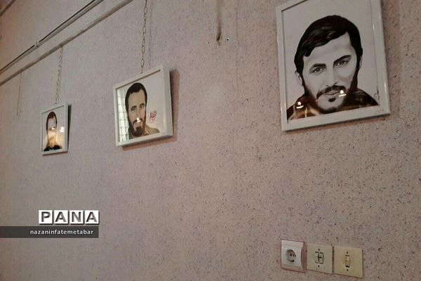 نمایشگاه هنرهای تجسمی هنرمندان شهرستان فیروزکوه به‌مناسبت هفته فرهنگی