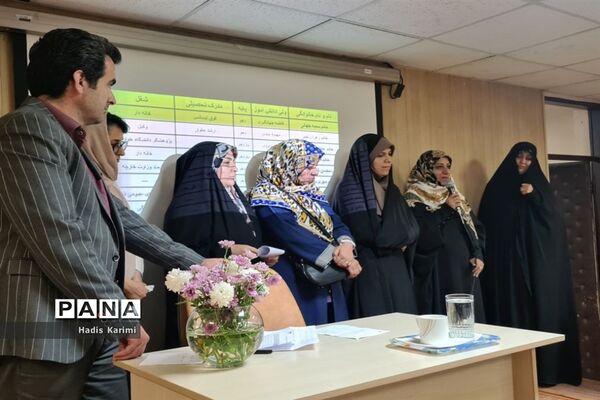 برگزاری انتخابات انجمن اولیا در دبیرستان فرهنگ ۱۳