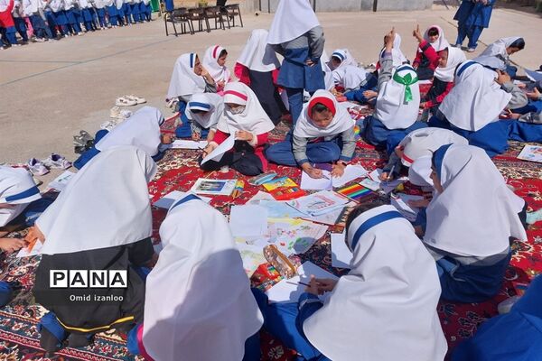 نقاشی همگانی با موضوع ایثار و شهادت در آموزشگاه‌های ابتدایی خراسان شمالی