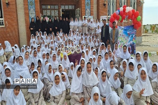 نقاشی همگانی با موضوع ایثار و شهادت در آموزشگاه‌های ابتدایی خراسان شمالی