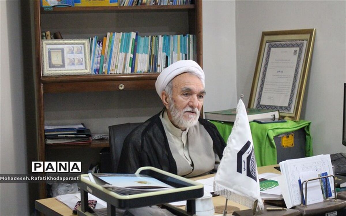 نماز قوی ترین عنصر تربیت یک نسل است