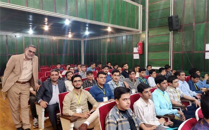 دانش‌آموزان دبیرستان آیت‌الله مشکینی قم 7 رتبه کشوری در کنگره قرآنی سمپاد کسب کردند