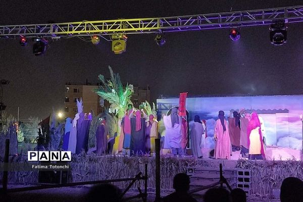 اجرای نمایش آن سوی تاریکی‌ها درجستجوی نور