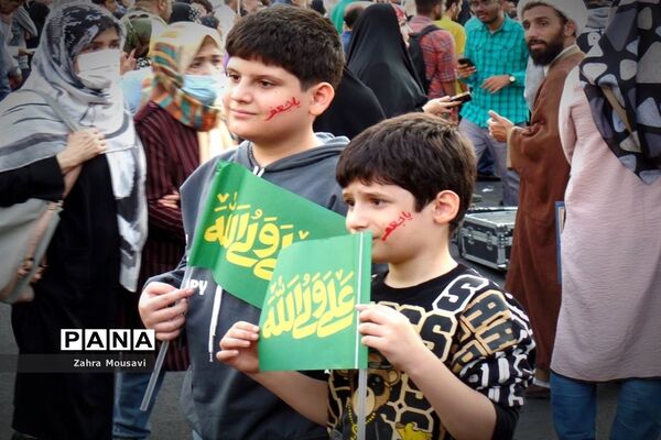جشن بزرگ میلاد پیامبر اکرم (ص) در میدان ولیعصر