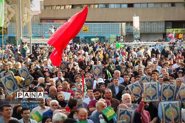 جشن بزرگ میلاد پیامبر اکرم (ص) در میدان ولیعصر