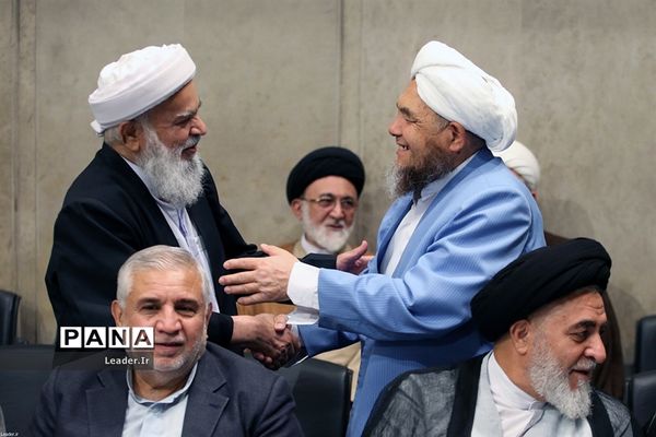 دیدار مسئولان نظام، سفرای کشور‌های اسلامی و میهمانان کنفرانس وحدت با مقام معظم رهبری